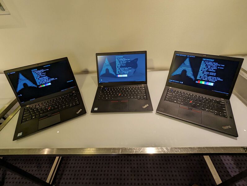Attēls:Ubuntu samits 2023.jpg